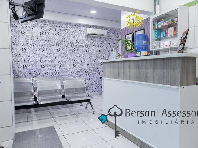 #400 - Clinica Veterinária 24 Hs. para Venda em Praia Grande - SP